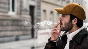 Νιλ Πάρικχ: το κάπνισμα είναι κακό για την υγεία του εγκεφάλου ακόμη και για τους ανθρώπους που δεν έχουν άλλα προβλήματα υγείας
